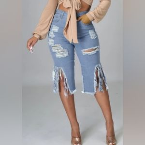 Distressed Capri Denim jeans